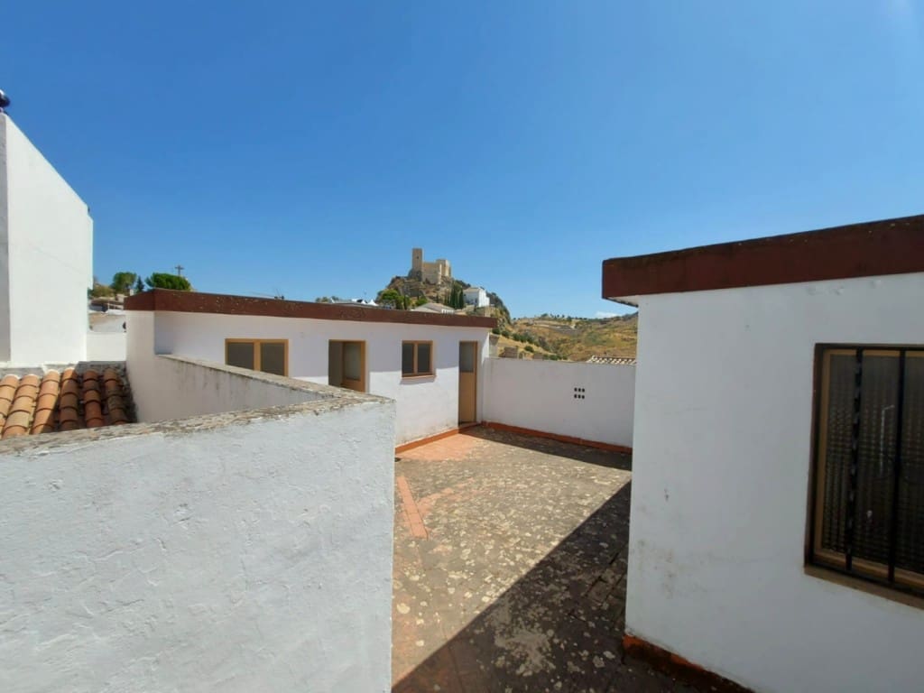 Apartment for sale in Luque with garage - € 99,000 (Ref: 10034976)