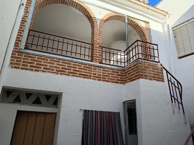 4 soveværelse Byhus til salg i Fuente-Tójar - € 69.900 (Ref: 10035333)