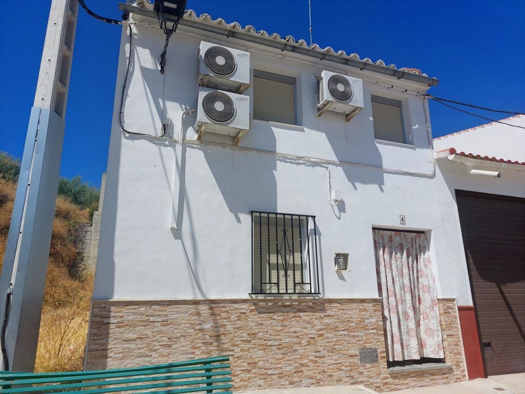 4 bedroom Townhouse for sale in Santiago de Calatrava with pool - € 72,000 (Ref: 10037767)