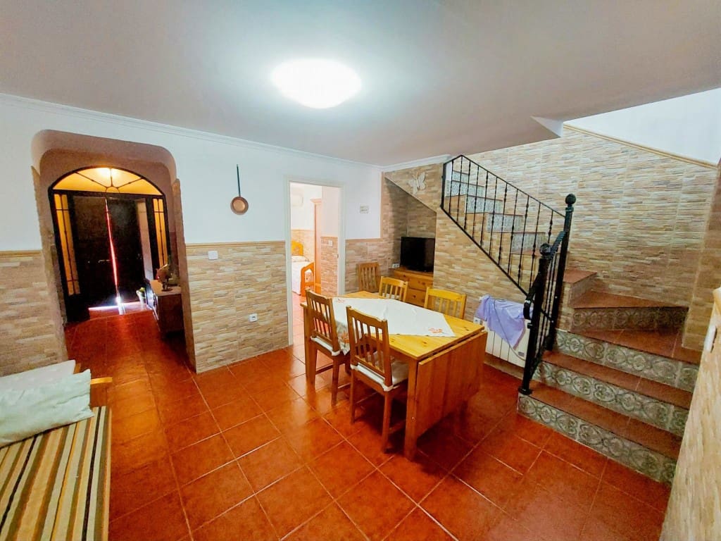 4 bedroom Townhouse for sale in Santiago de Calatrava with pool - € 72,000 (Ref: 10037767)