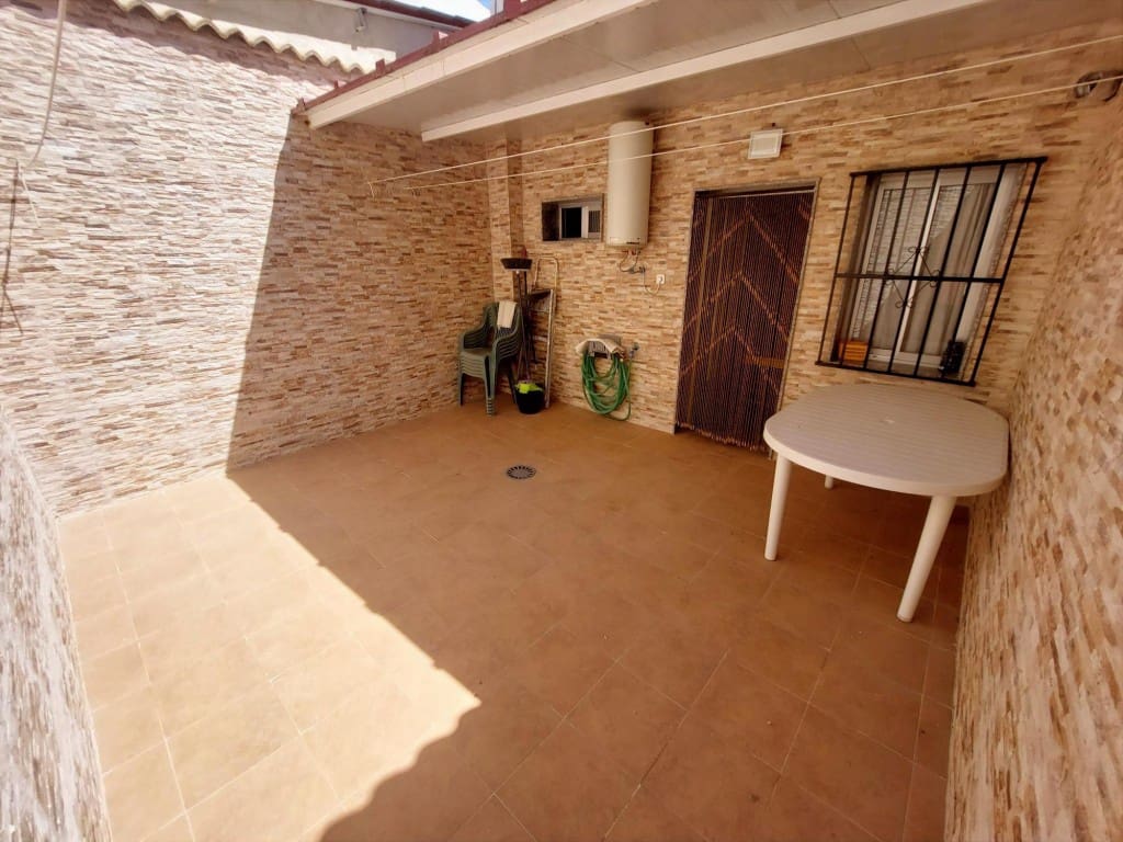 4 bedroom Townhouse for sale in Santiago de Calatrava with pool - € 72,000 (Ref: 10037767)
