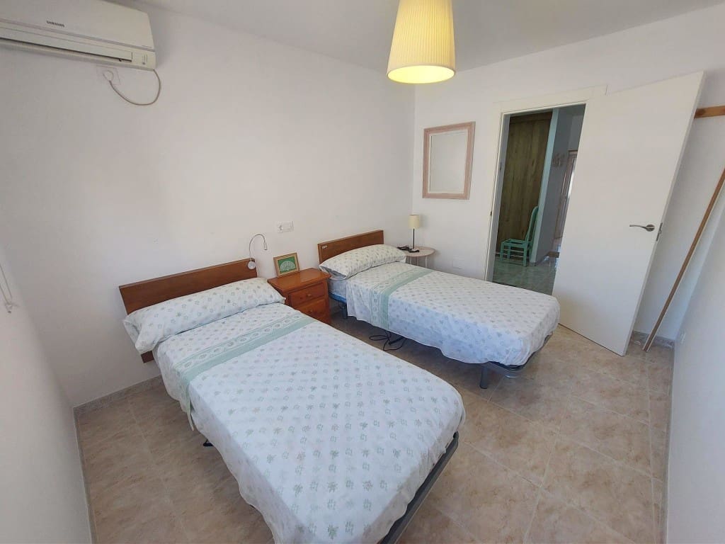4 bedroom Townhouse for sale in Santiago de Calatrava with pool - € 72,000 (Ref: 10037767)