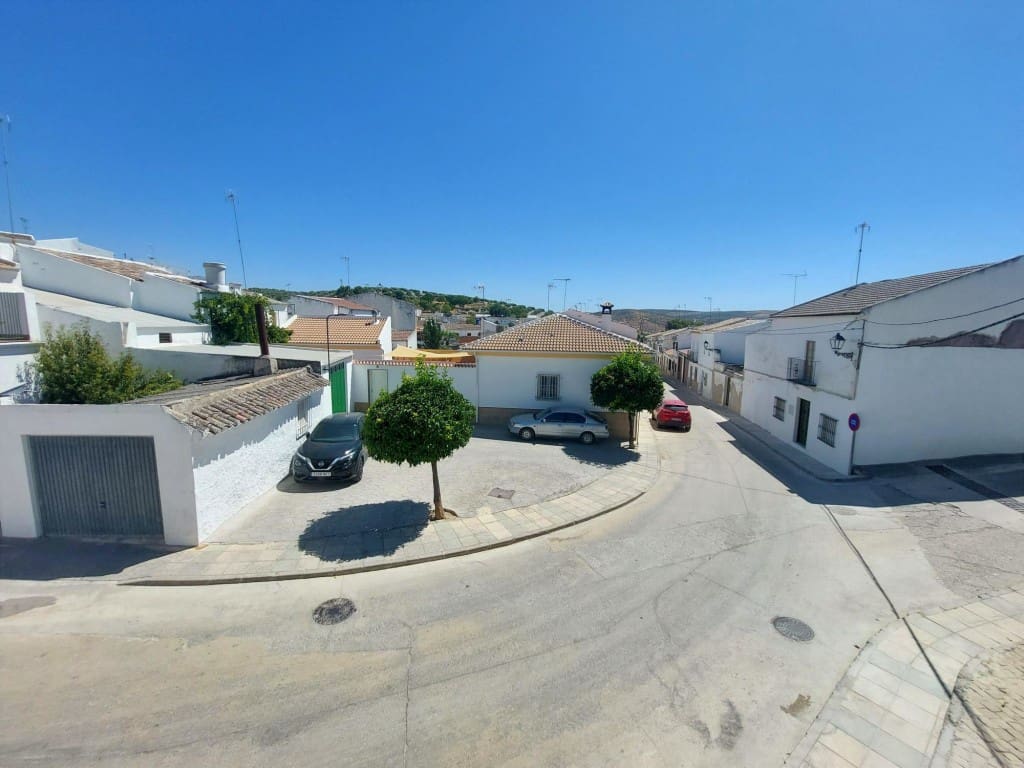 4 bedroom Townhouse for sale in Santiago de Calatrava with pool - € 72,000 (Ref: 10037767)