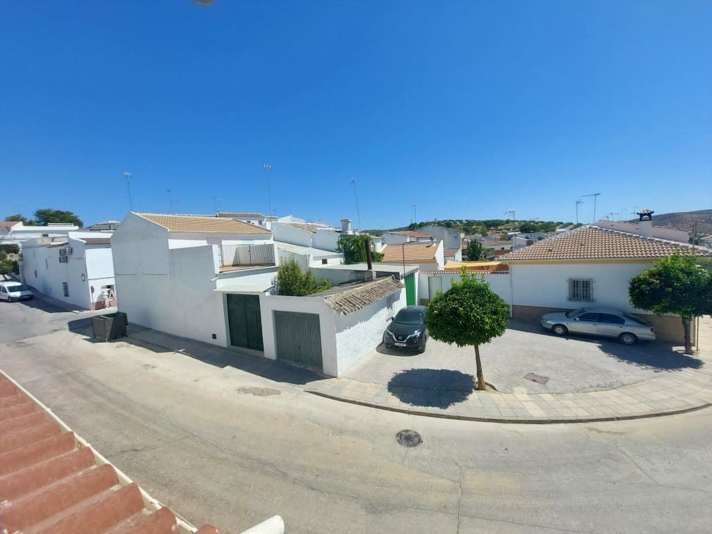 4 bedroom Townhouse for sale in Santiago de Calatrava with pool - € 72,000 (Ref: 10037767)