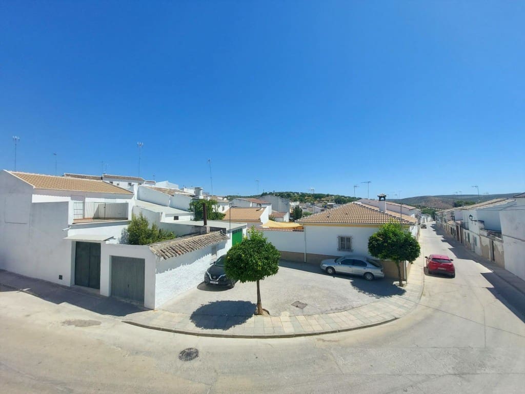 4 bedroom Townhouse for sale in Santiago de Calatrava with pool - € 72,000 (Ref: 10037767)