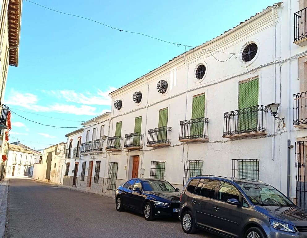 8 soveværelse Byhus til salg i Priego de Cordoba - € 113.000 (Ref: 10038342)