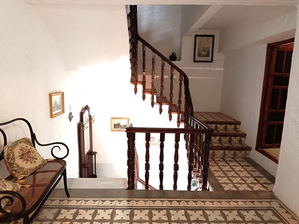 8 soveværelse Byhus til salg i Priego de Cordoba - € 113.000 (Ref: 10038342)