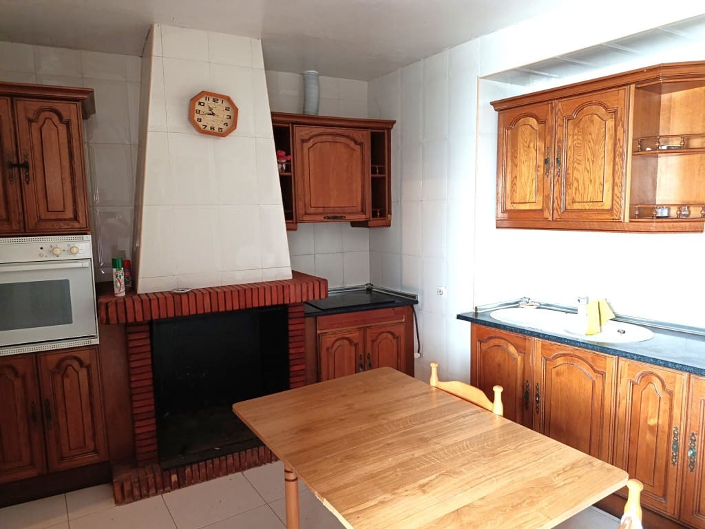 8 soveværelse Byhus til salg i Priego de Cordoba - € 113.000 (Ref: 10038342)
