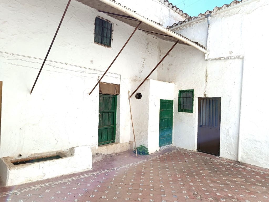 8 soveværelse Byhus til salg i Priego de Cordoba - € 113.000 (Ref: 10038342)