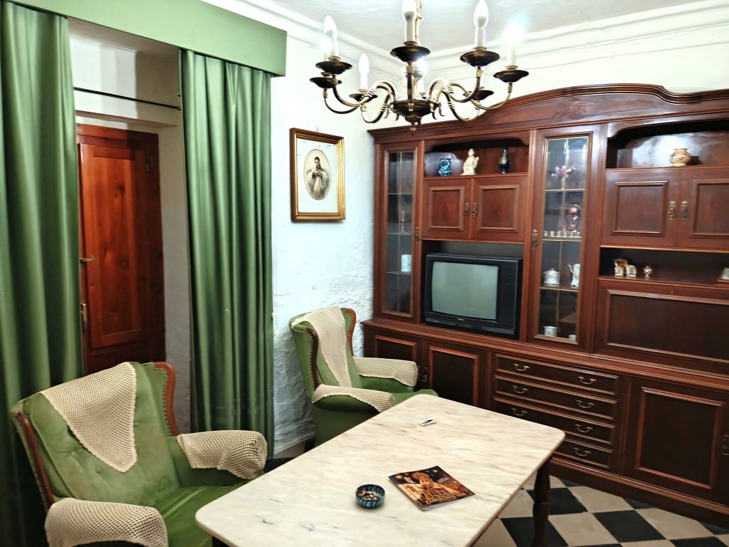 8 soveværelse Byhus til salg i Priego de Cordoba - € 113.000 (Ref: 10038342)