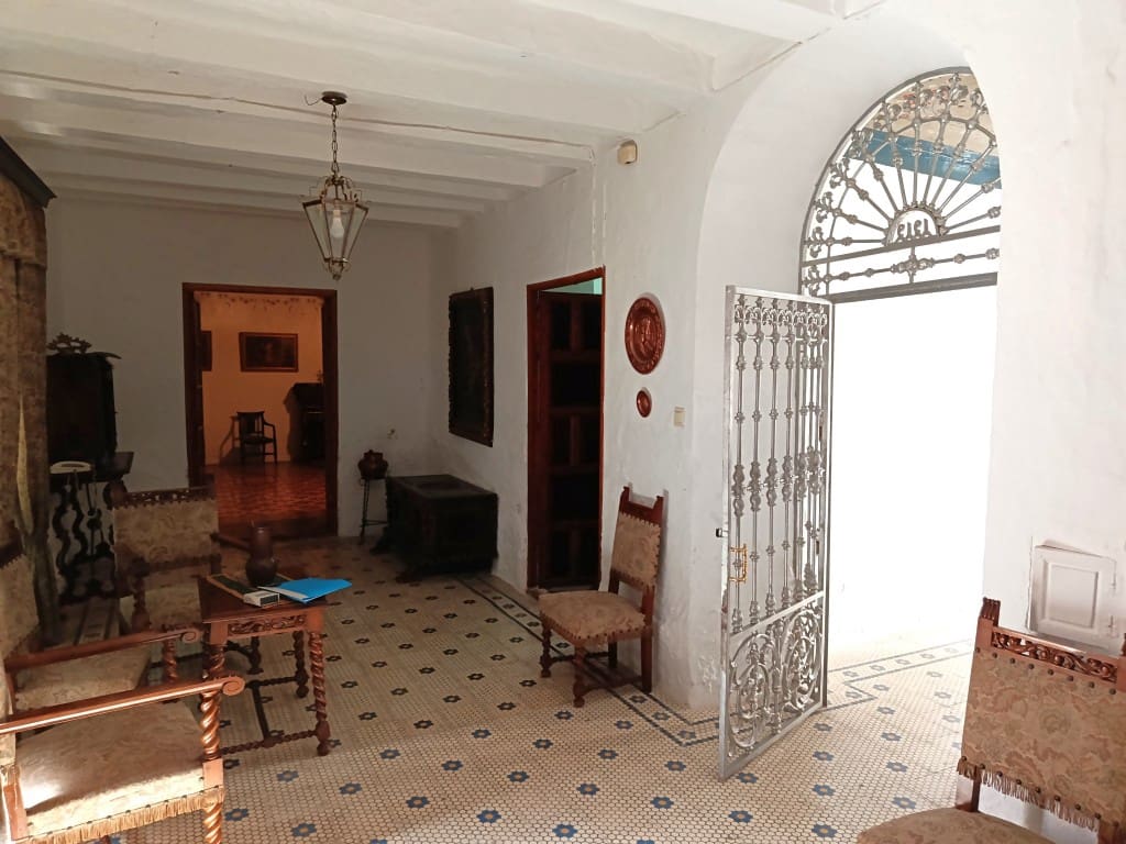 8 soveværelse Byhus til salg i Priego de Cordoba - € 113.000 (Ref: 10038342)