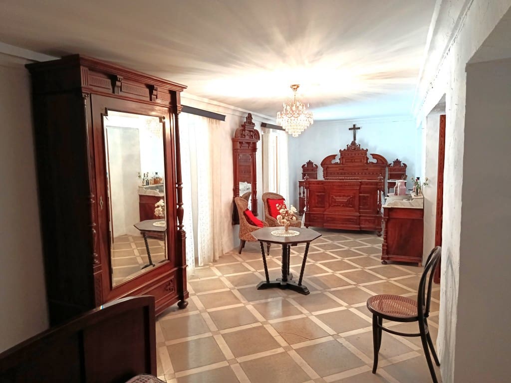 8 soveværelse Byhus til salg i Priego de Cordoba - € 113.000 (Ref: 10038342)