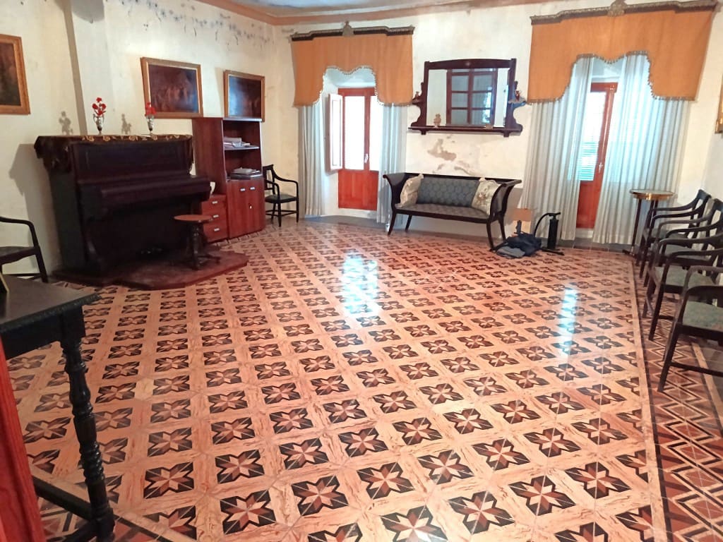 8 soveværelse Byhus til salg i Priego de Cordoba - € 113.000 (Ref: 10038342)