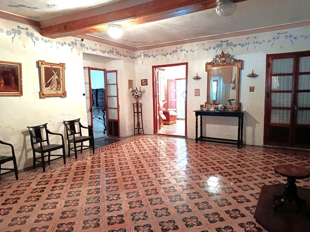 8 soveværelse Byhus til salg i Priego de Cordoba - € 113.000 (Ref: 10038342)