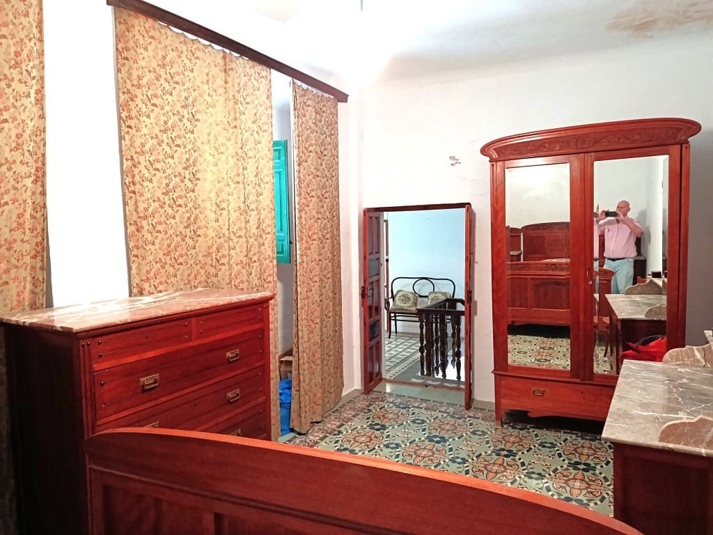 8 soveværelse Byhus til salg i Priego de Cordoba - € 113.000 (Ref: 10038342)