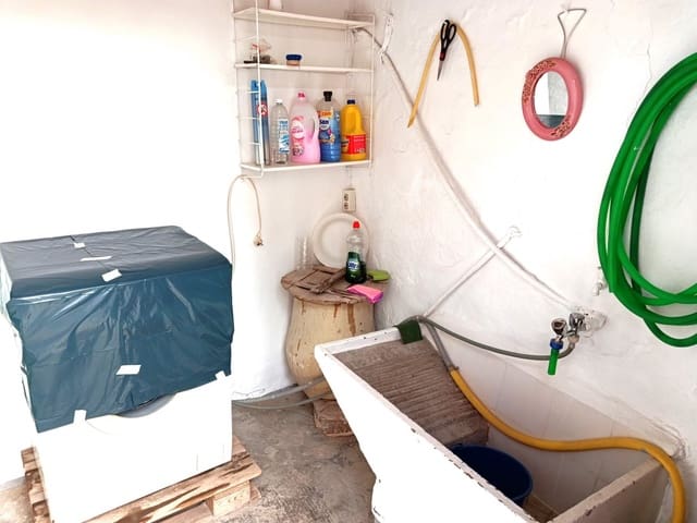 5 slaapkamer Huis te koop in Almedinilla met garage - € 93.000 (Ref: 10038343)