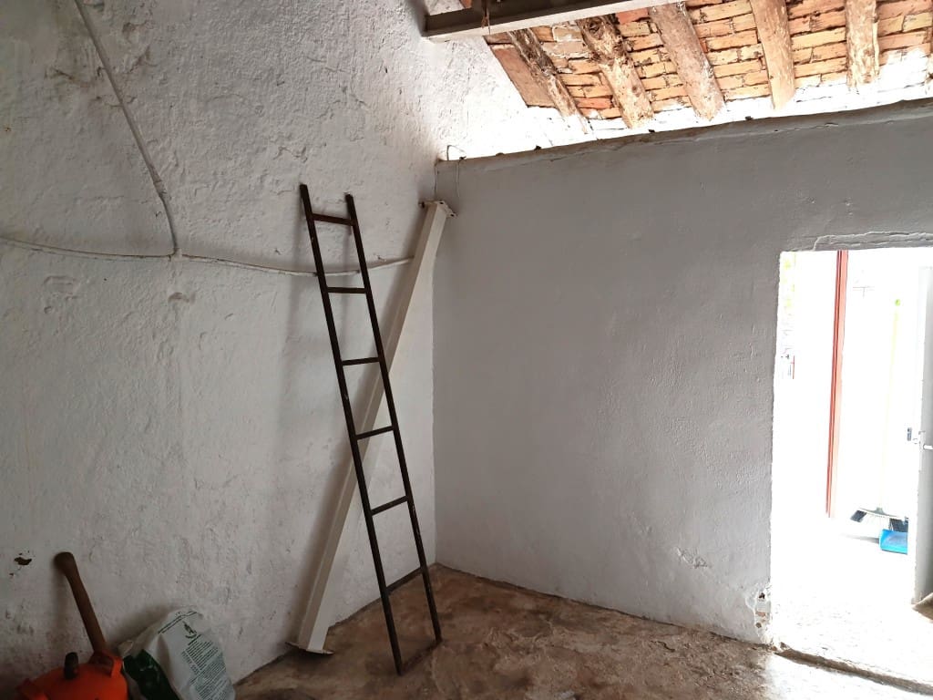 5 slaapkamer Huis te koop in Almedinilla met garage - € 93.000 (Ref: 10038343)