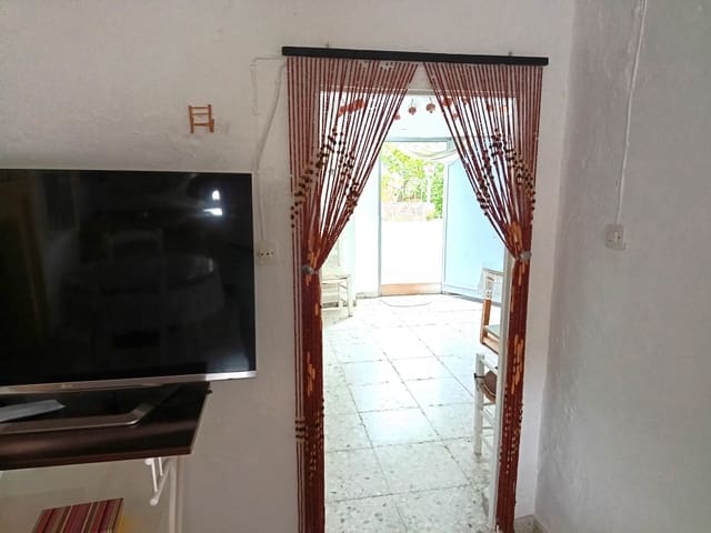 5 slaapkamer Huis te koop in Almedinilla met garage - € 93.000 (Ref: 10038343)