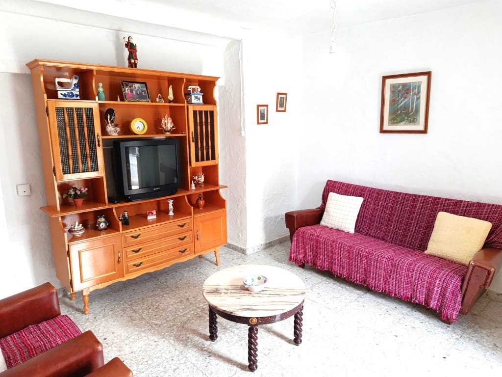 5 slaapkamer Huis te koop in Almedinilla met garage - € 93.000 (Ref: 10038343)