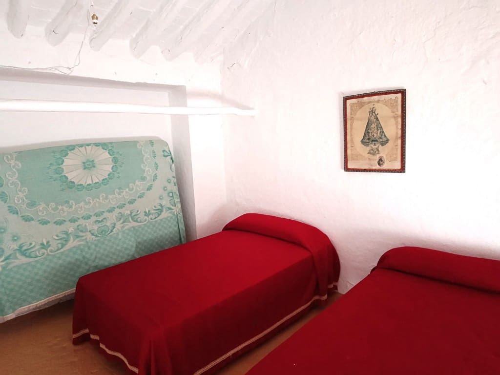 5 slaapkamer Huis te koop in Almedinilla met garage - € 93.000 (Ref: 10038343)
