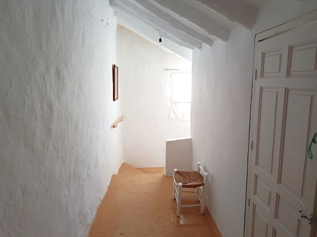 5 slaapkamer Huis te koop in Almedinilla met garage - € 93.000 (Ref: 10038343)