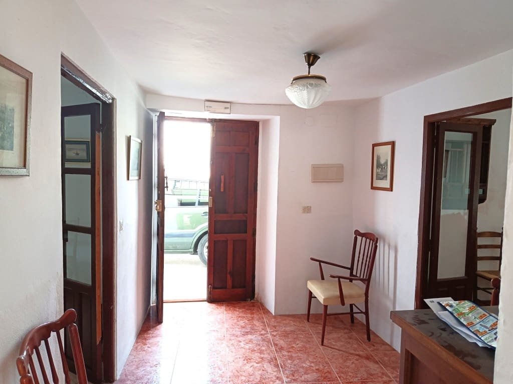 5 Zimmer Haus zu verkaufen in Priego de Cordoba mit Garage - 74.900 € (Ref: 10049212)
