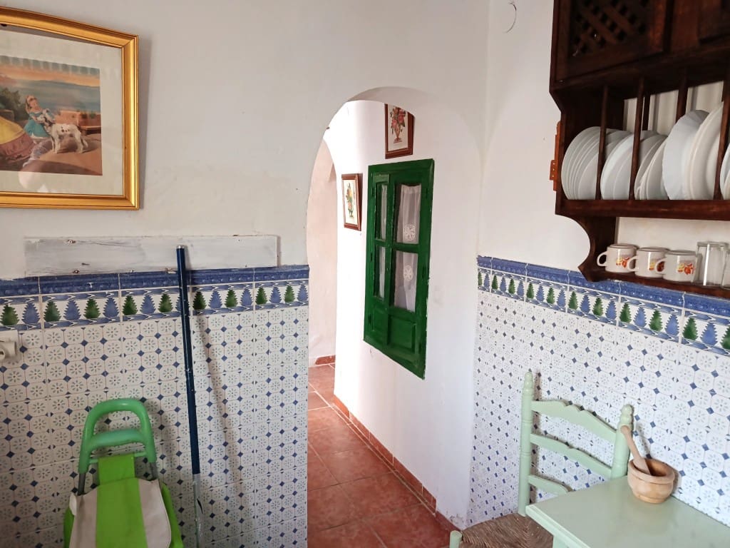 6 bedroom Townhouse for sale in Luque - € 69,000 (Ref: 10049214)