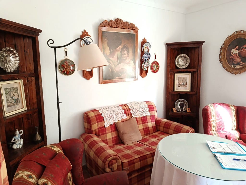 6 bedroom Townhouse for sale in Luque - € 69,000 (Ref: 10049214)