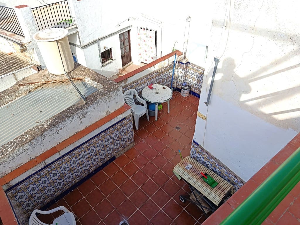 6 bedroom Townhouse for sale in Luque - € 69,000 (Ref: 10049214)