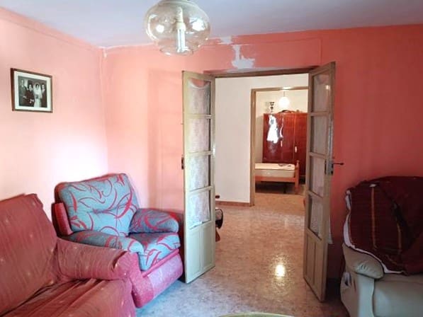 5 bedroom Townhouse for sale in Priego de Cordoba with garage - € 55,000 (Ref: 10055546)