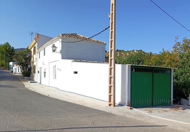 Casa de 3 habitaciones en Priego de Córdoba en venta con garaje - 49.000 € (Ref: 10055547)