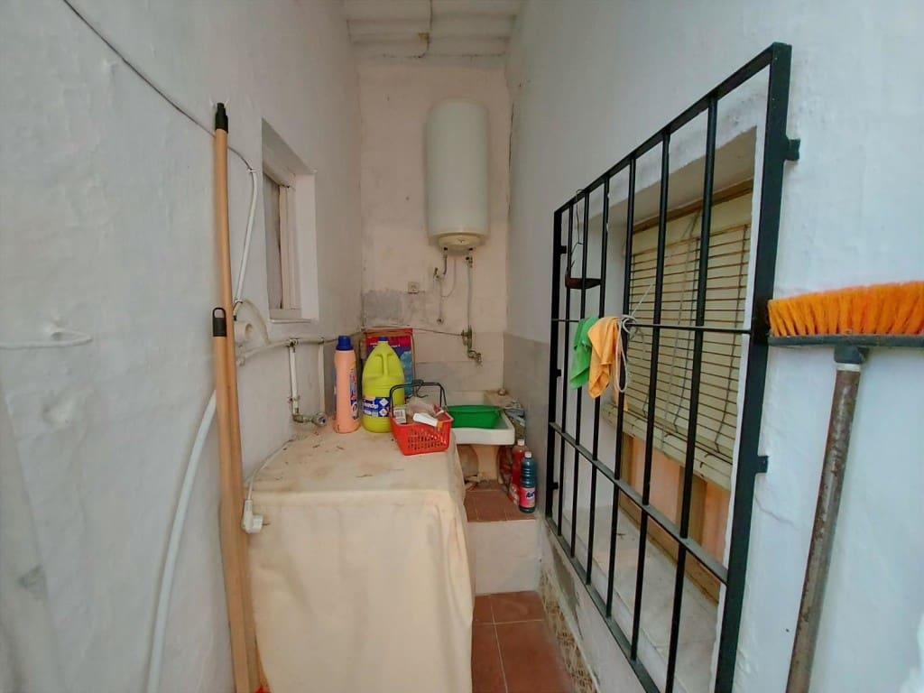 4 soveværelse Byhus til salg i Noguerones med swimmingpool - € 60.000 (Ref: 10162373)