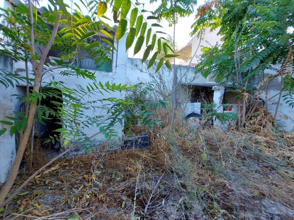 4 soveværelse Byhus til salg i Noguerones med swimmingpool - € 60.000 (Ref: 10162373)