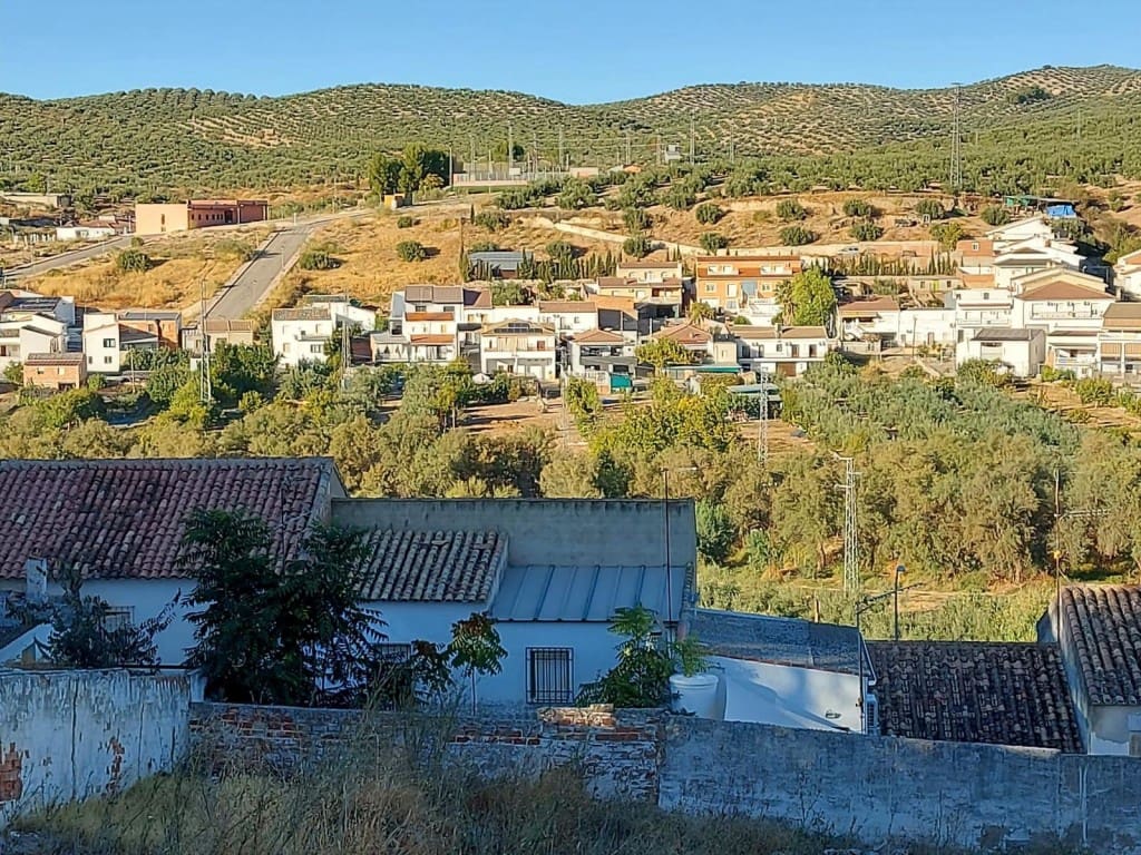 4 soveværelse Byhus til salg i Noguerones med swimmingpool - € 60.000 (Ref: 10162373)