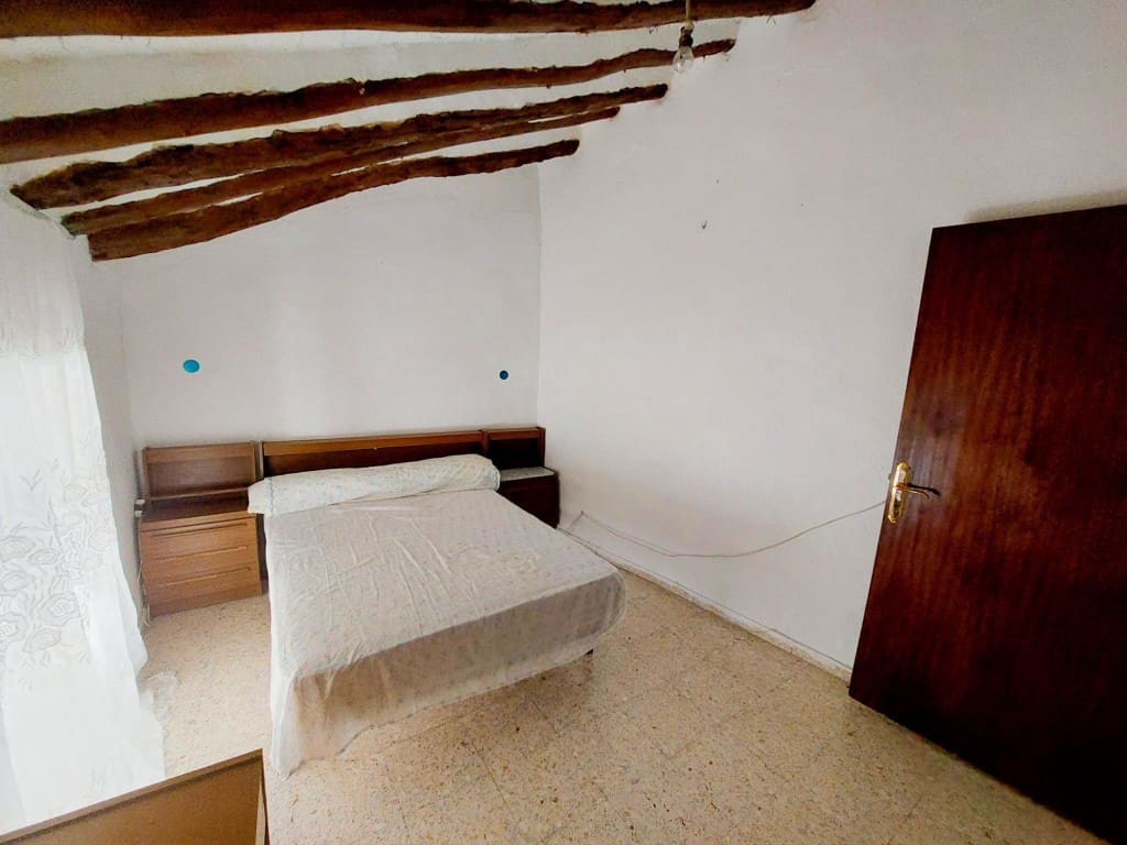 3 quarto Casa em Banda para venda em Martos - 27 000 € (Ref: 10179767)