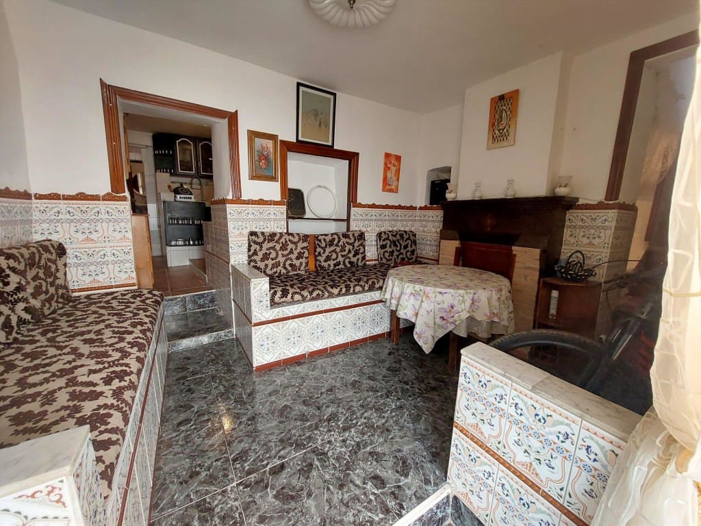 3 quarto Casa em Banda para venda em Martos - 27 000 € (Ref: 10179767)
