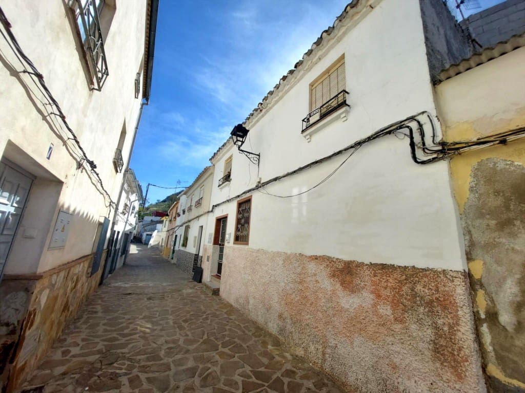3 quarto Casa em Banda para venda em Martos - 27 000 € (Ref: 10179767)