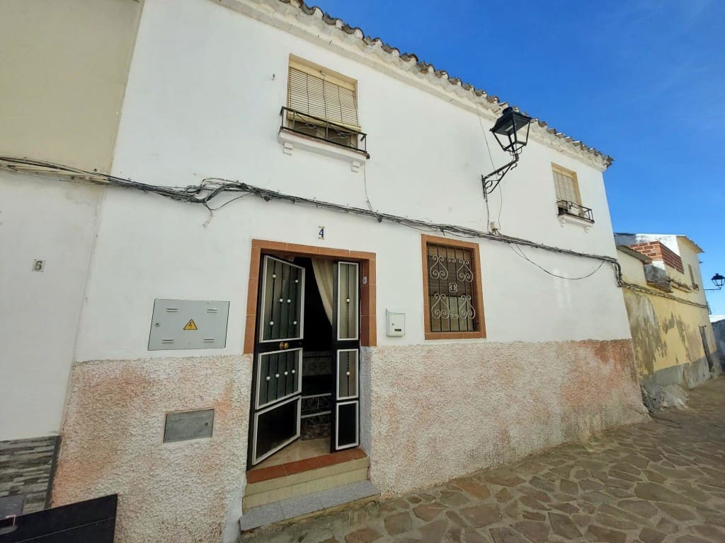 3 quarto Casa em Banda para venda em Martos - 27 000 € (Ref: 10179767)