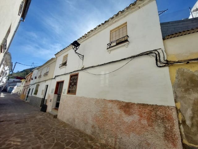 3 quarto Casa em Banda para venda em Martos - 27 000 € (Ref: 10179767)