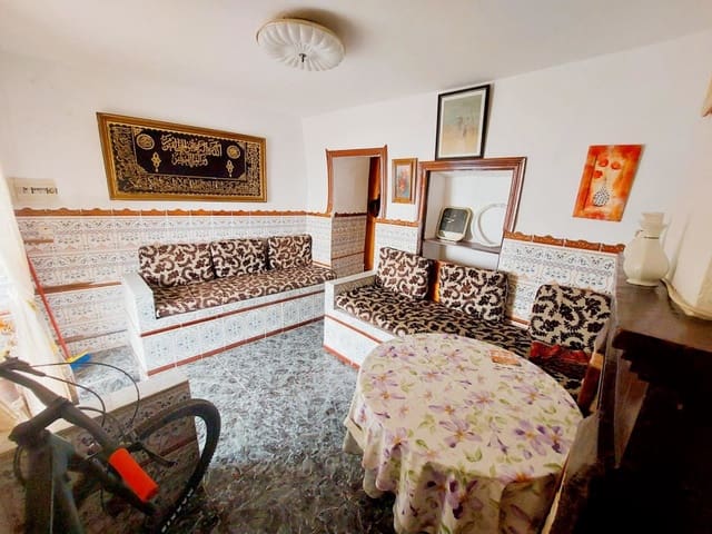 3 quarto Casa em Banda para venda em Martos - 27 000 € (Ref: 10179767)