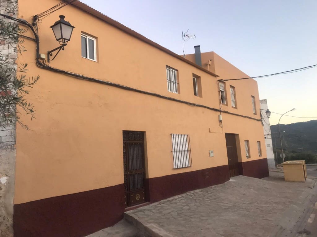 Casa de 3 habitaciones en Las Casillas de Martos en venta con garaje - 57.000 € (Ref: 10185349)
