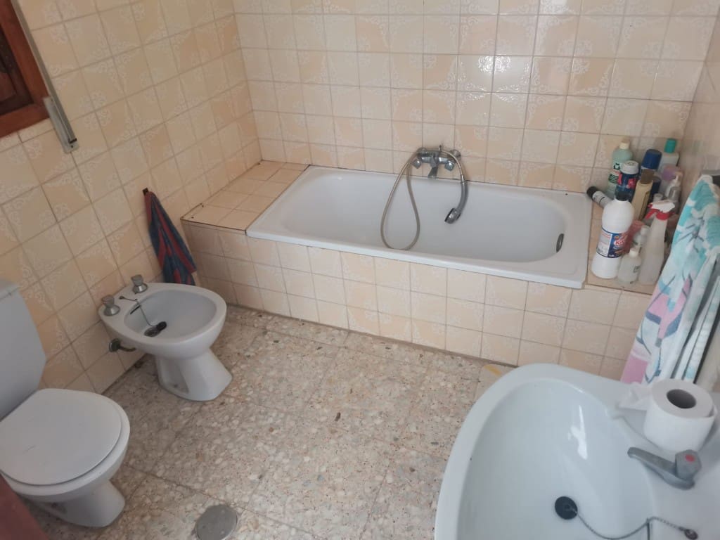 6 soveværelse Finca/Landehus til salg i Las Casillas de Martos - € 70.000 (Ref: 1745506)