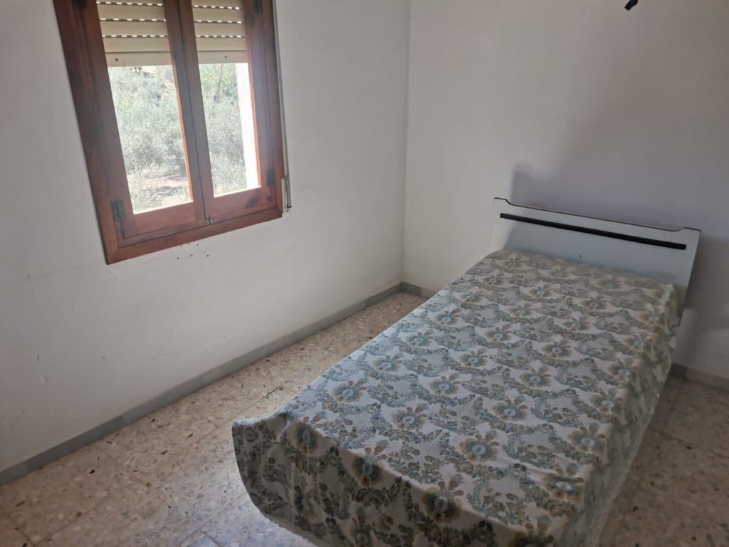 6 soveværelse Finca/Landehus til salg i Las Casillas de Martos - € 70.000 (Ref: 1745506)