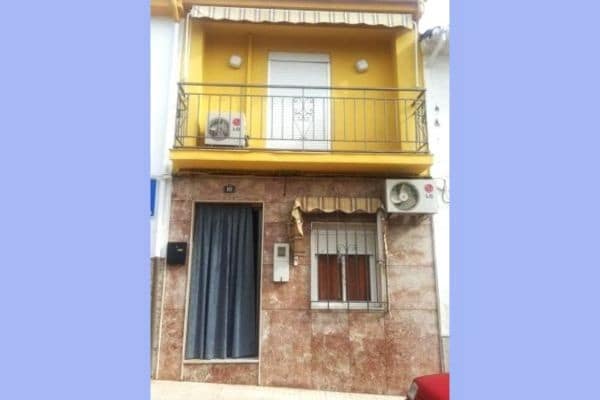Casa de 4 habitaciones en Alcaudete en venta - 85.000 € (Ref: 1956274)