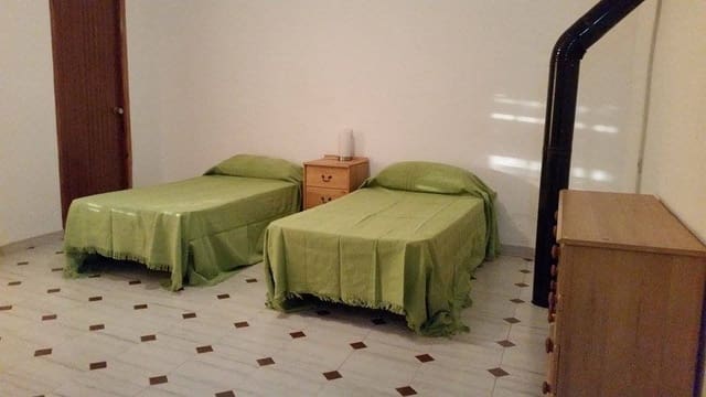Casa de 4 habitaciones en Fuente Alamo, Alcalá la Real en venta con garaje - 130.000 € (Ref: 2304671)