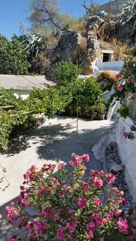Casa de 4 habitaciones en Fuente Alamo, Alcalá la Real en venta con garaje - 130.000 € (Ref: 2304671)