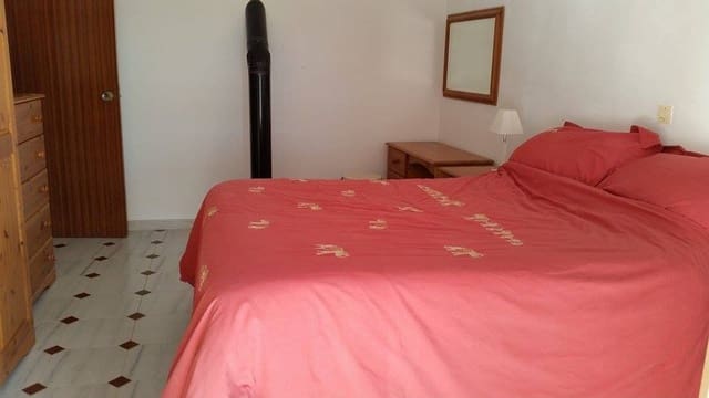 Casa de 4 habitaciones en Fuente Alamo, Alcalá la Real en venta con garaje - 130.000 € (Ref: 2304671)