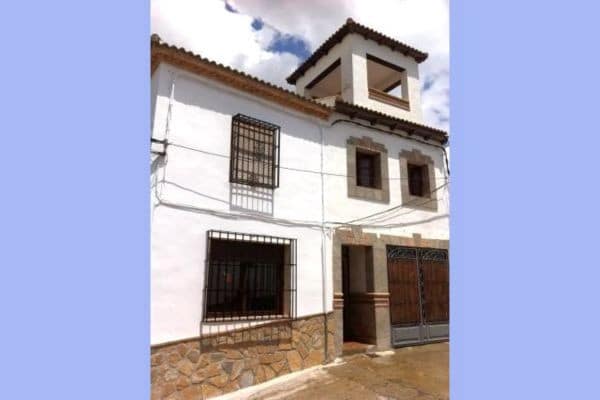 5 soveværelse Byhus til salg i Frailes med swimmingpool garage - € 167.000 (Ref: 2439752)