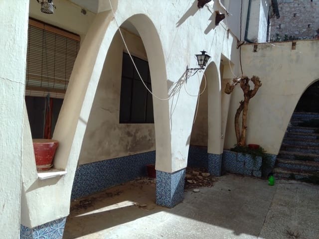 6 chambre Maison de Ville à vendre à Martos avec garage - 65 000 € (Ref: 2439765)