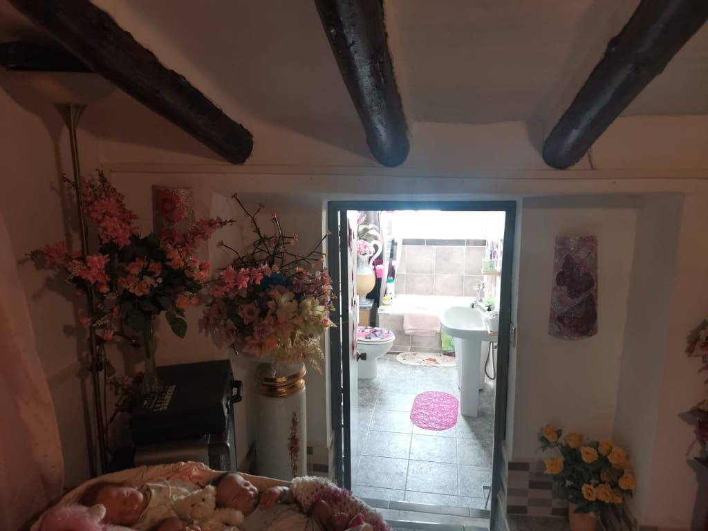 3 soveværelse Byhus til salg i Bobadilla de Alcaudete med swimmingpool - € 55.000 (Ref: 2439820)